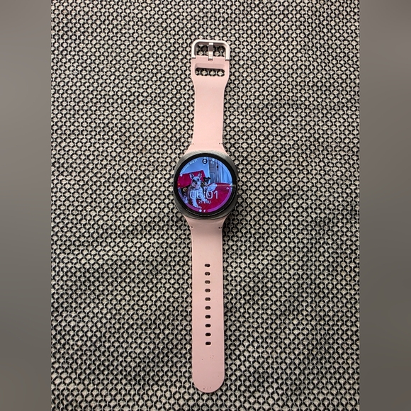 Samsung Galaxy Watch 8 - Picture 1 of 4